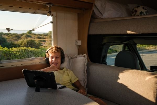 How Can You Watch Netflix/Prime/Hulu In Your Camper? 11