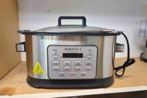 instant-pot-in-a-cabinet 3