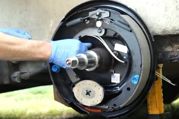 What Are RV Electric Trailer Brakes? 12