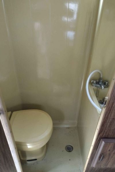 Do Slide-In Truck Campers Have Bathrooms? 3