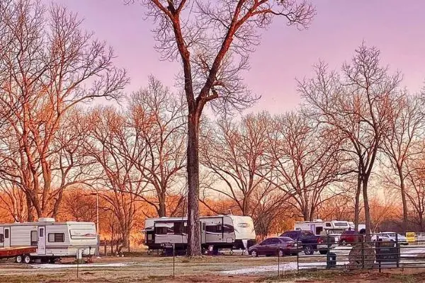 What's The Etiquette For Parking Lot Stays? 2