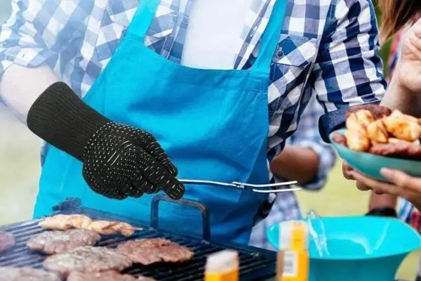 Are Heat Resistant Gloves Required For Campfire Cooking? 1